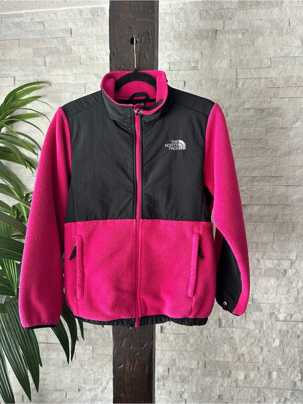 The North Face 2012 Magenta Pink Black Fleece Zip Jacket Size L Girl